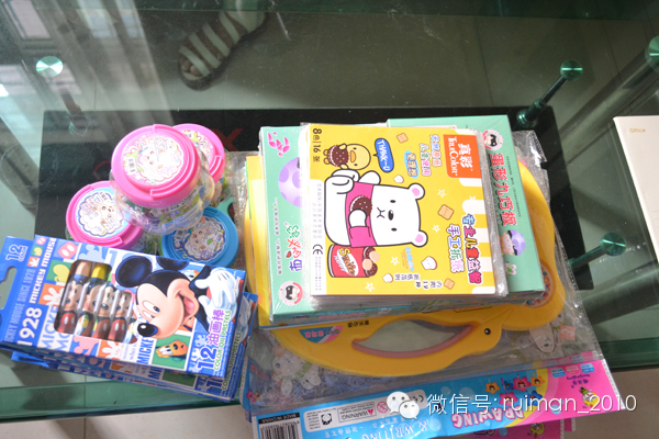 郑州大学信工学院志愿者来瑞曼看望小星星