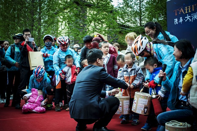 4月2日国际自闭症日活动捐赠