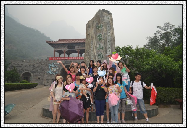 孩子、家长、老师大合影